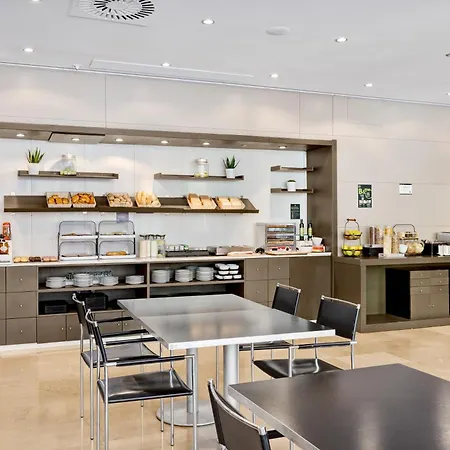 Отель Enlaces Estacion 4*