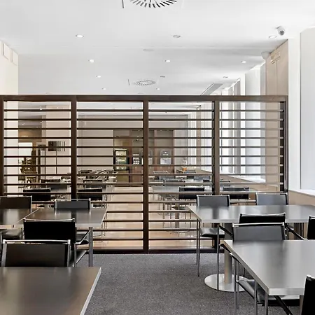 Enlaces Estacion 酒店 4*