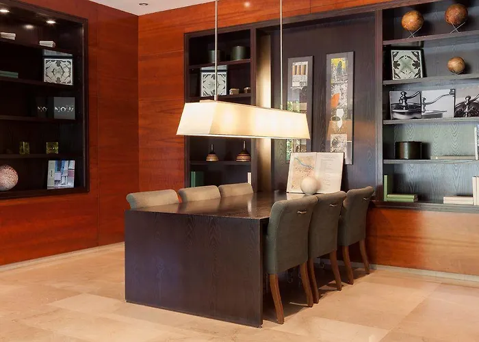 Enlaces Estacion فندق 4*