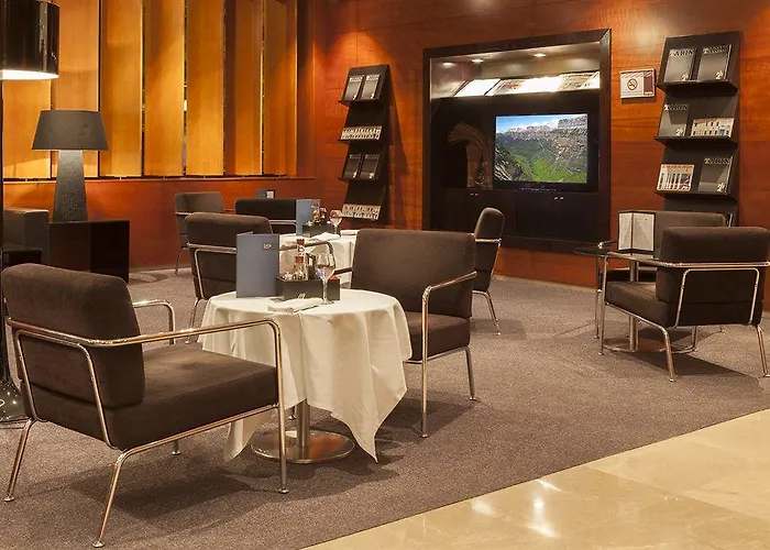 Enlaces Estacion 4* سرقسطة