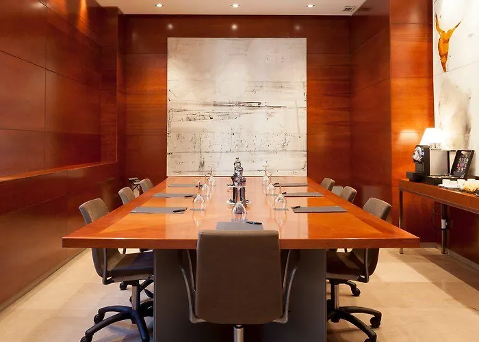 Enlaces Estacion فندق 4*