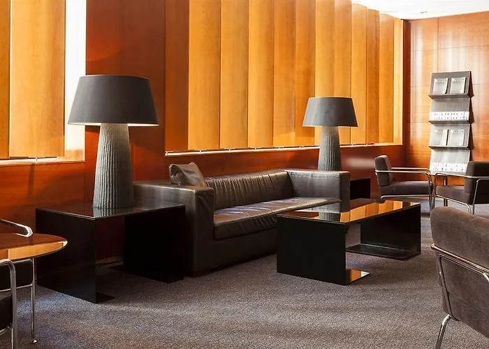 فندق Enlaces Estacion 4*