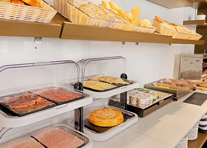 Enlaces Estacion فندق 4*