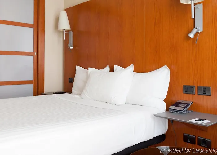 Enlaces Estacion 4* سرقسطة