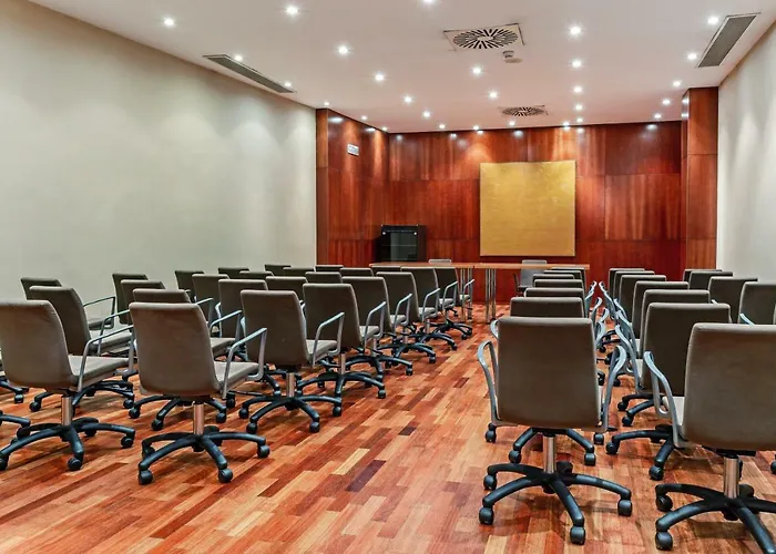 Enlaces Estacion 4* سرقسطة