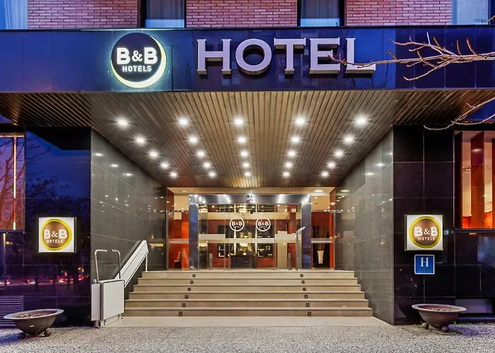 فندق Enlaces Estacion 4*